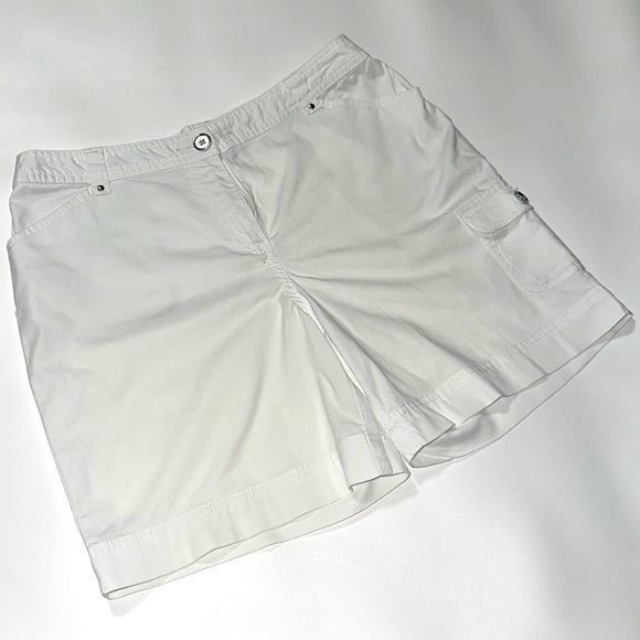 Karen Scott Petite || White Cotton‎ Stretch Shorts - Picture 1 of 8